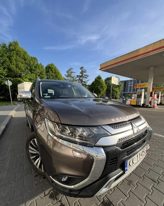 Mitsubishi Outlander cena 105500 przebieg: 93400, rok produkcji 2019 z Kraków małe 232